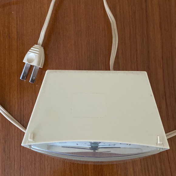 Vintage GE Electric Alarm Clock - Picture 7 of 7